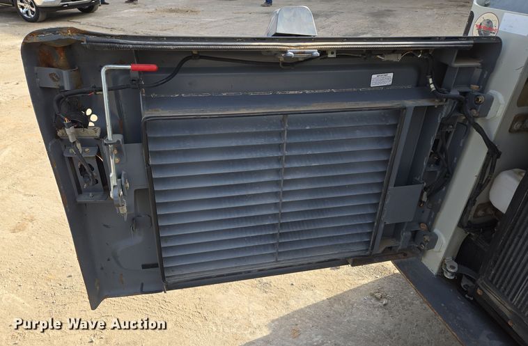 image for item EE8618 2017 Takeuchi TL12R-2 tracked skid steer loader