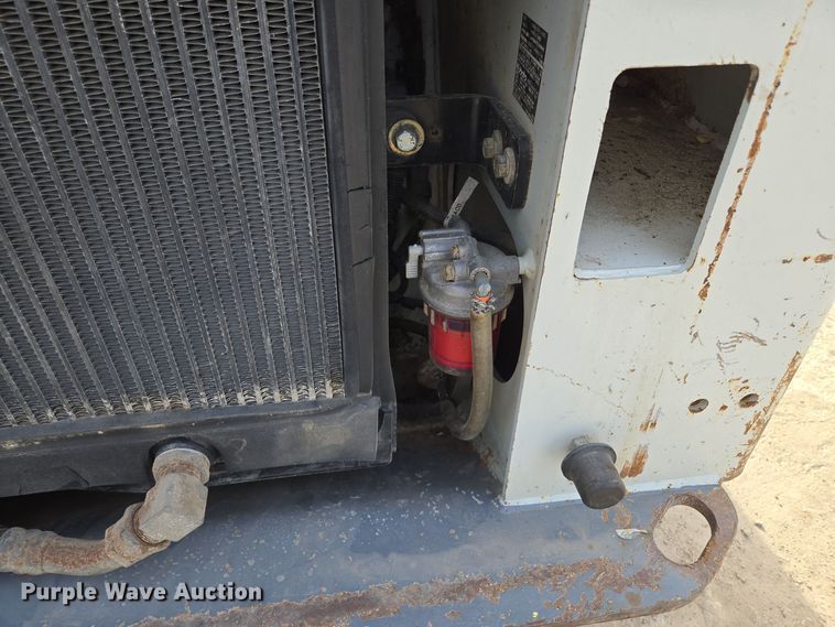 image for item EE8618 2017 Takeuchi TL12R-2 tracked skid steer loader