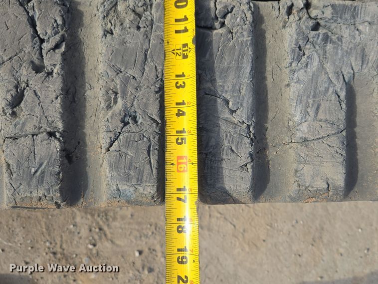 image for item EE8618 2017 Takeuchi TL12R-2 tracked skid steer loader