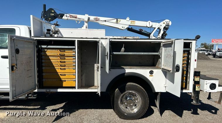 image for item EG1163 2018 Dodge Ram 5500HD utility / service truck