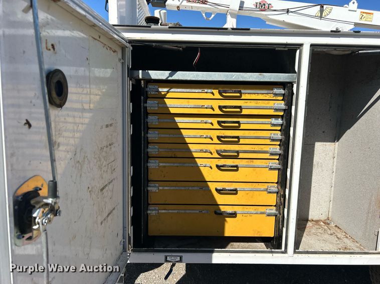 image for item EG1163 2018 Dodge Ram 5500HD utility / service truck