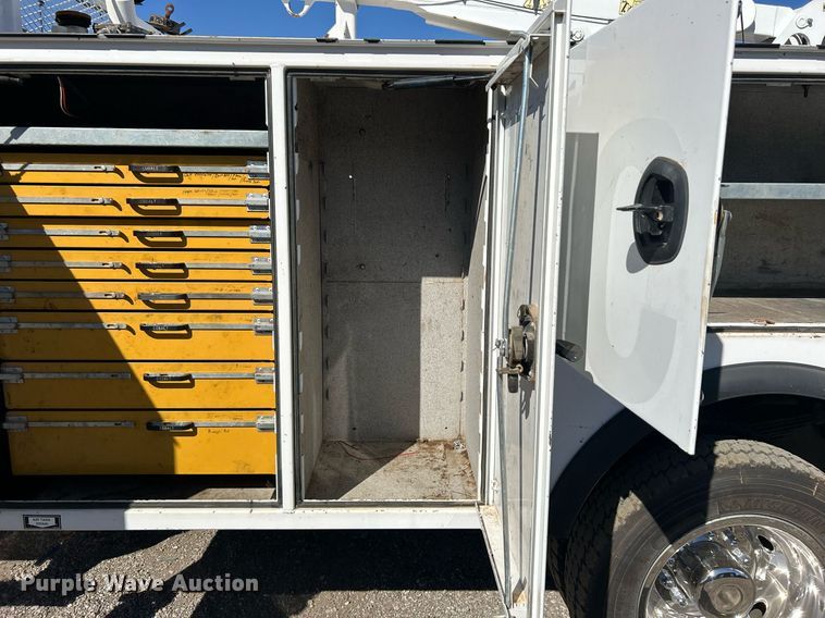 image for item EG1163 2018 Dodge Ram 5500HD utility / service truck