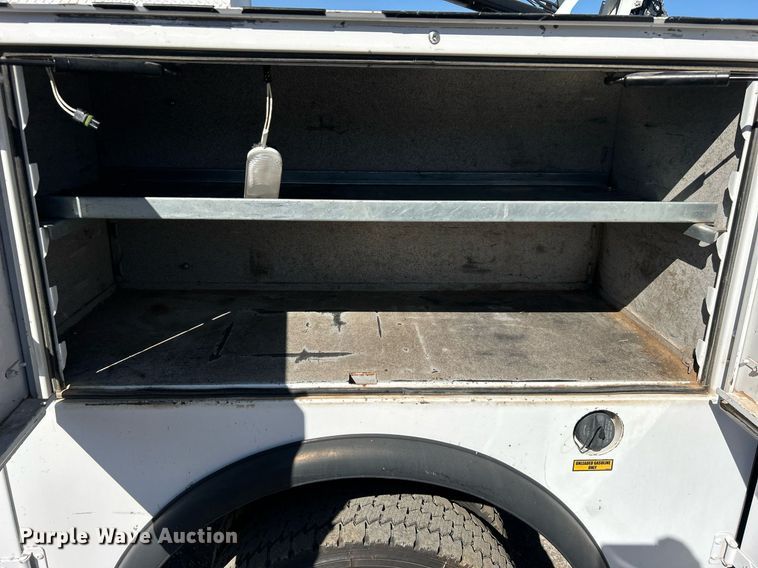 image for item EG1163 2018 Dodge Ram 5500HD utility / service truck