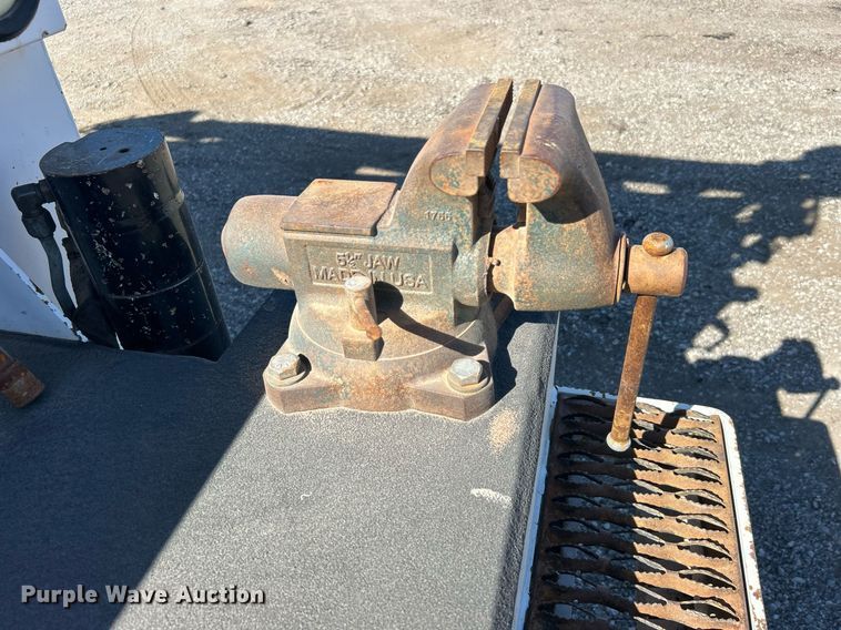 image for item EG1163 2018 Dodge Ram 5500HD utility / service truck