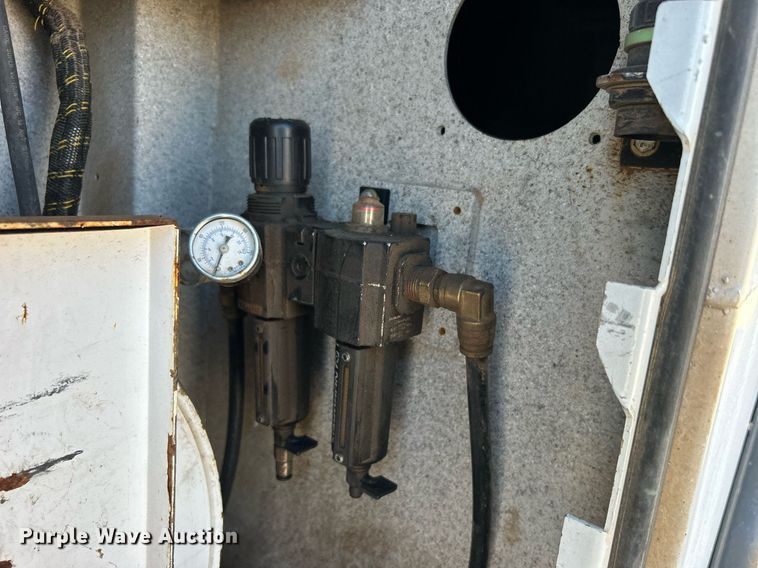 image for item EG1163 2018 Dodge Ram 5500HD utility / service truck