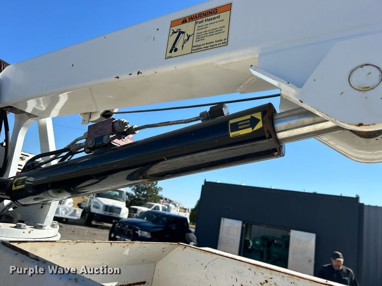 image for item EG1163 2018 Dodge Ram 5500HD utility / service truck