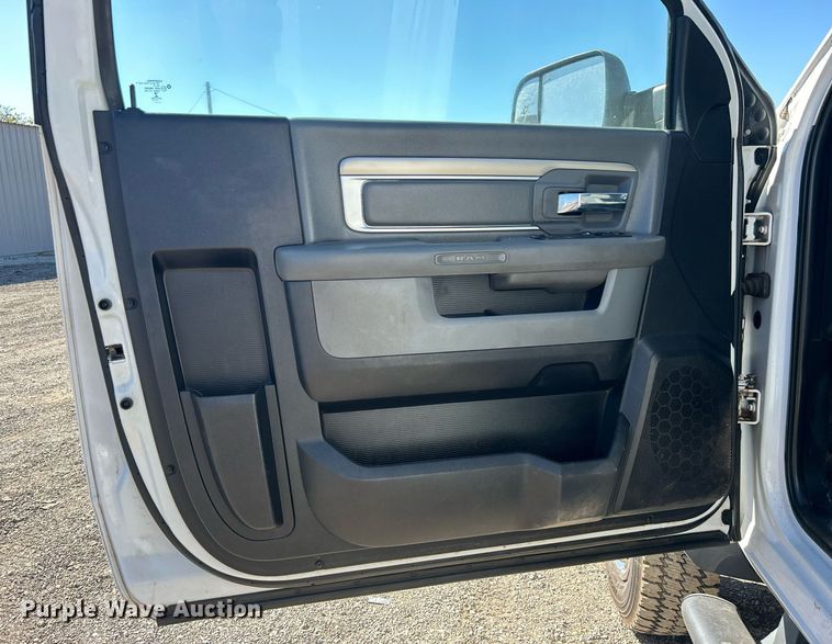 image for item EG1163 2018 Dodge Ram 5500HD utility / service truck