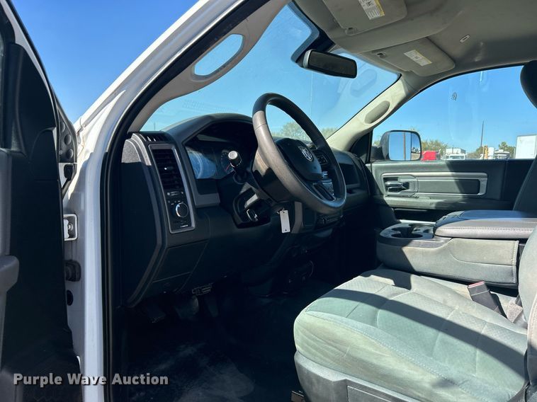 image for item EG1163 2018 Dodge Ram 5500HD utility / service truck