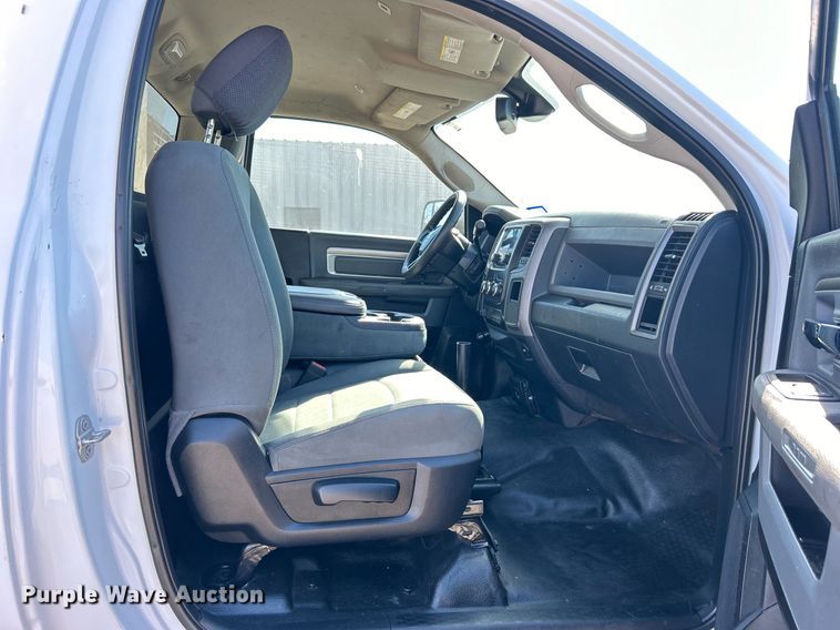 image for item EG1163 2018 Dodge Ram 5500HD utility / service truck