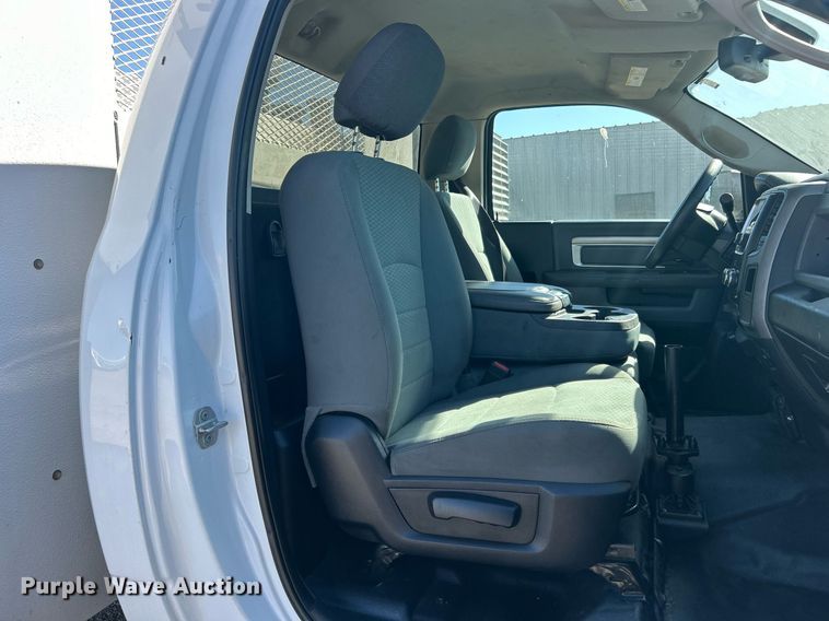 image for item EG1163 2018 Dodge Ram 5500HD utility / service truck