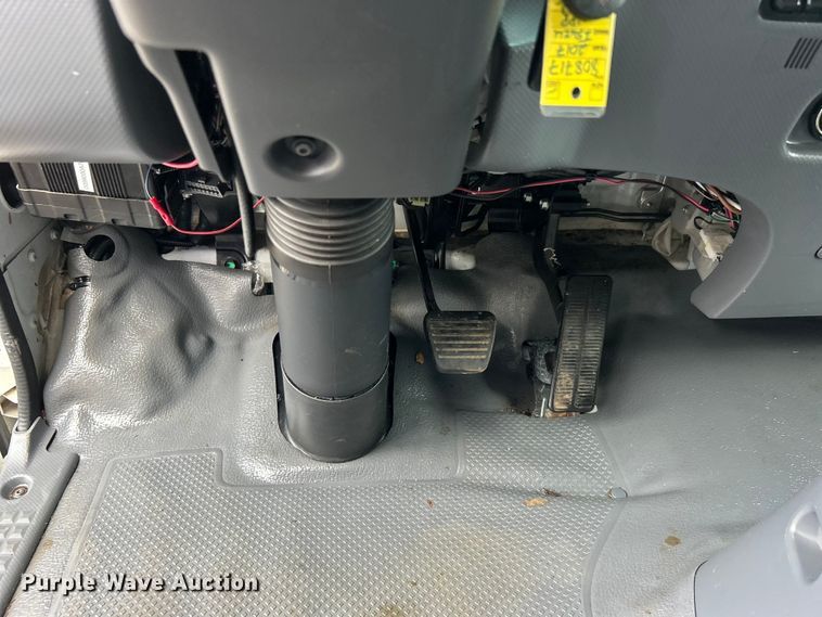 image for item EG1594 2017 Isuzu NPR HD Crew Cab utility / service truck