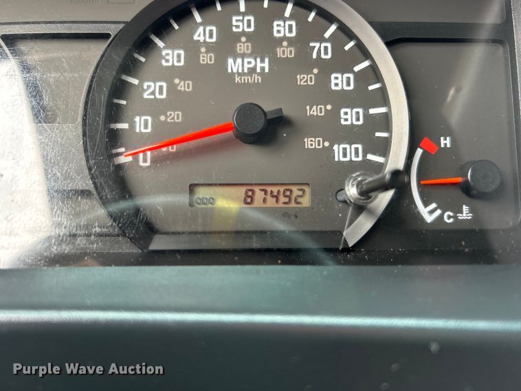 image for item EG1594 2017 Isuzu NPR HD Crew Cab utility / service truck