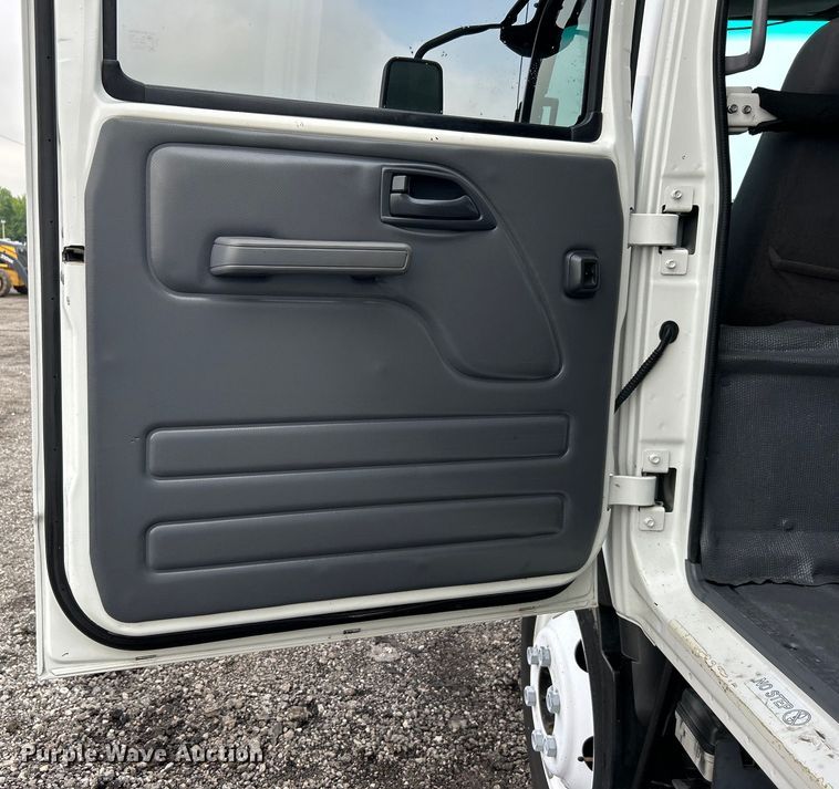 image for item EG1594 2017 Isuzu NPR HD Crew Cab utility / service truck