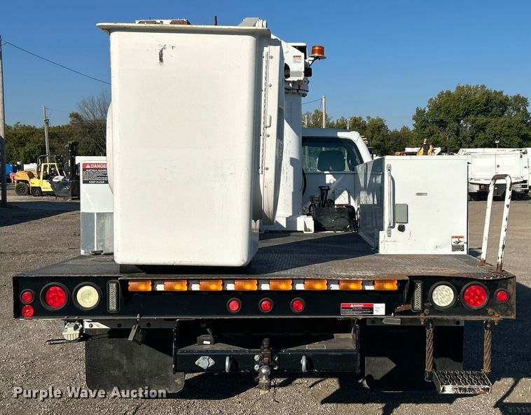 image for item EG2172 2012 Ford F450 Super Duty  bucket truck