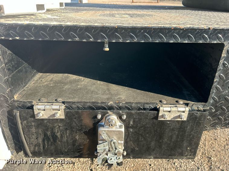 image for item EG2172 2012 Ford F450 Super Duty  bucket truck