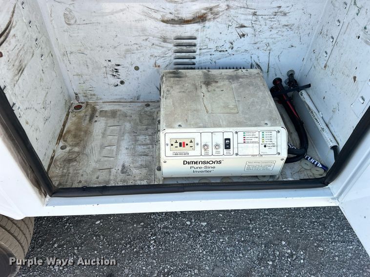 image for item EG2172 2012 Ford F450 Super Duty  bucket truck