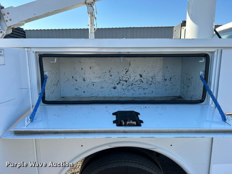 image for item EG2172 2012 Ford F450 Super Duty  bucket truck