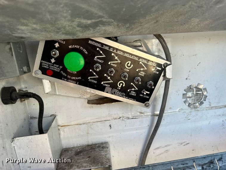 image for item EG2172 2012 Ford F450 Super Duty  bucket truck