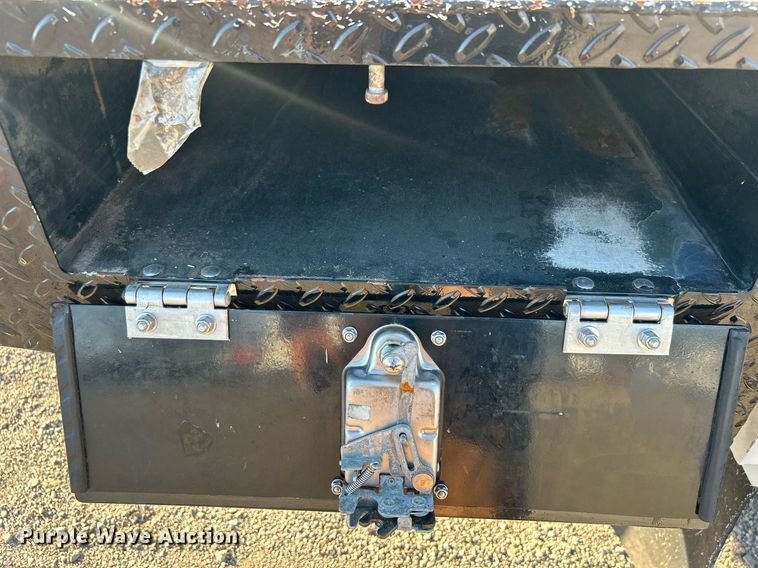 image for item EG2172 2012 Ford F450 Super Duty  bucket truck