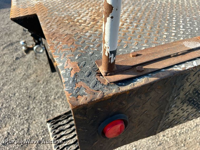 image for item EG2172 2012 Ford F450 Super Duty  bucket truck