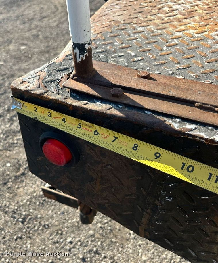 image for item EG2172 2012 Ford F450 Super Duty  bucket truck