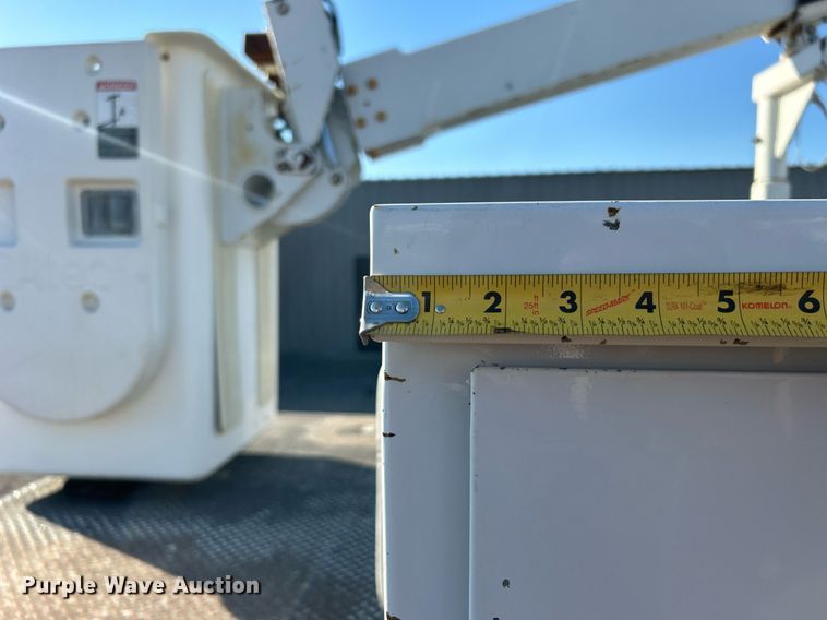 image for item EG2172 2012 Ford F450 Super Duty  bucket truck