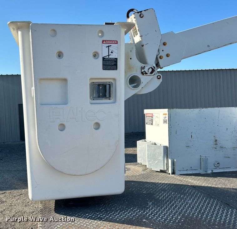 image for item EG2172 2012 Ford F450 Super Duty  bucket truck