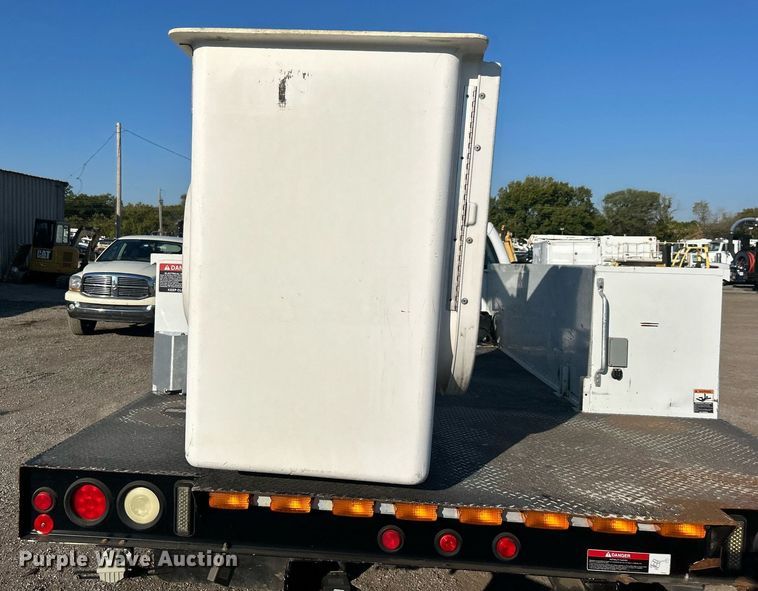 image for item EG2172 2012 Ford F450 Super Duty  bucket truck