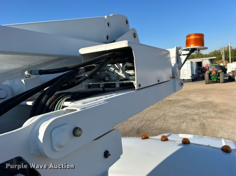 image for item EG2172 2012 Ford F450 Super Duty  bucket truck