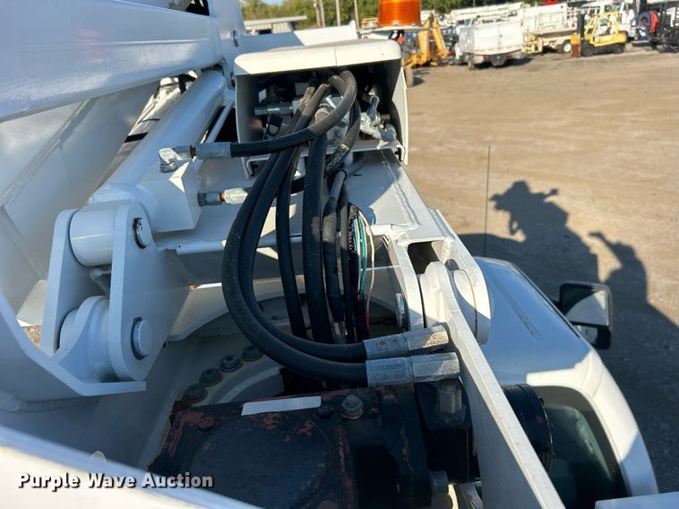 image for item EG2172 2012 Ford F450 Super Duty  bucket truck