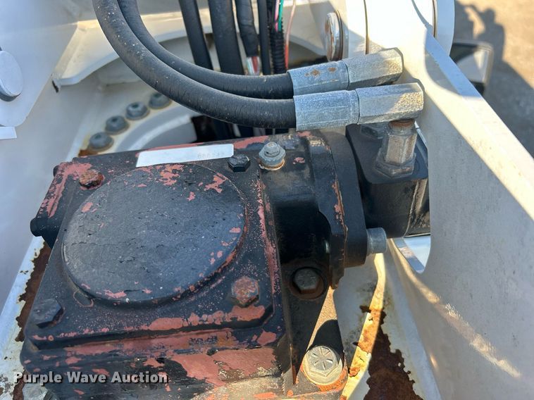 image for item EG2172 2012 Ford F450 Super Duty  bucket truck