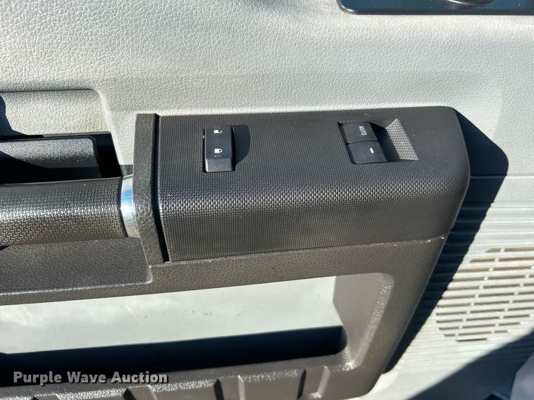 image for item EG2172 2012 Ford F450 Super Duty  bucket truck