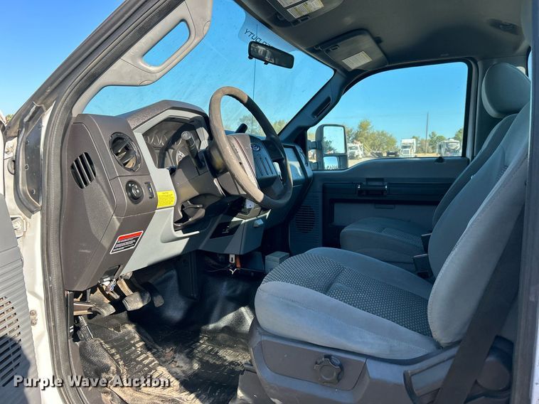 image for item EG2172 2012 Ford F450 Super Duty  bucket truck