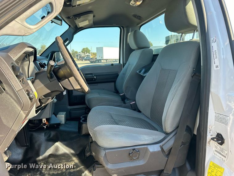 image for item EG2172 2012 Ford F450 Super Duty  bucket truck