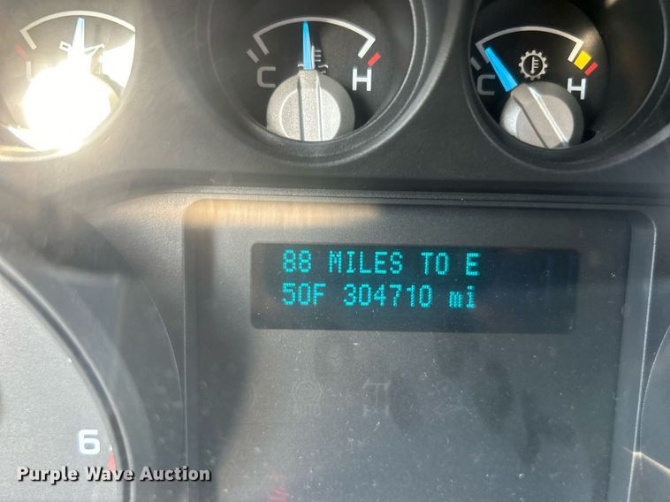 image for item EG2172 2012 Ford F450 Super Duty  bucket truck