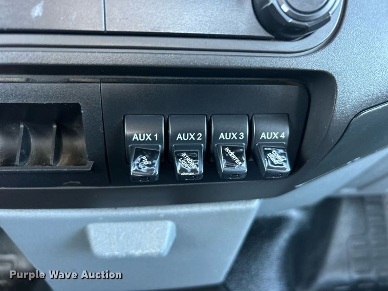 image for item EG2172 2012 Ford F450 Super Duty  bucket truck