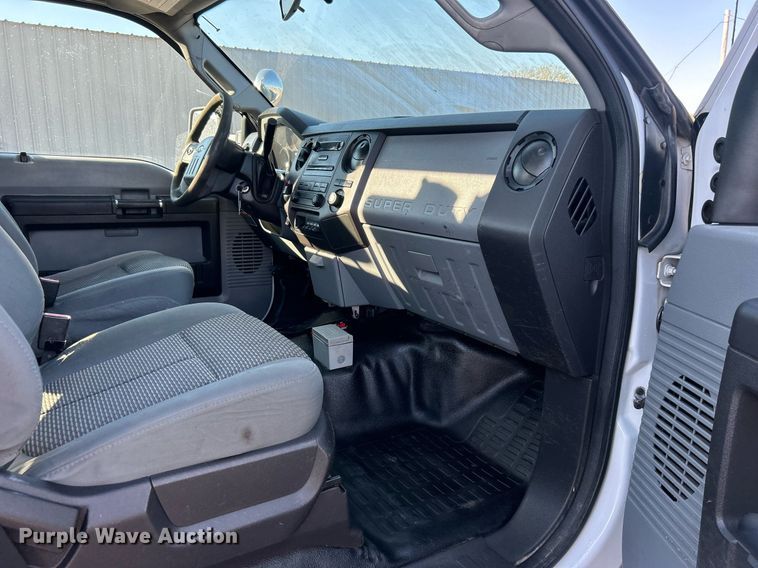 image for item EG2172 2012 Ford F450 Super Duty  bucket truck