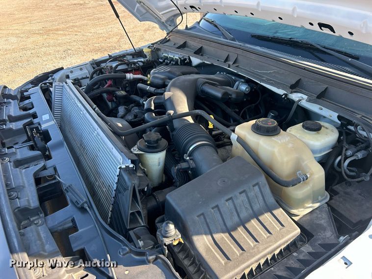 image for item EG2172 2012 Ford F450 Super Duty  bucket truck