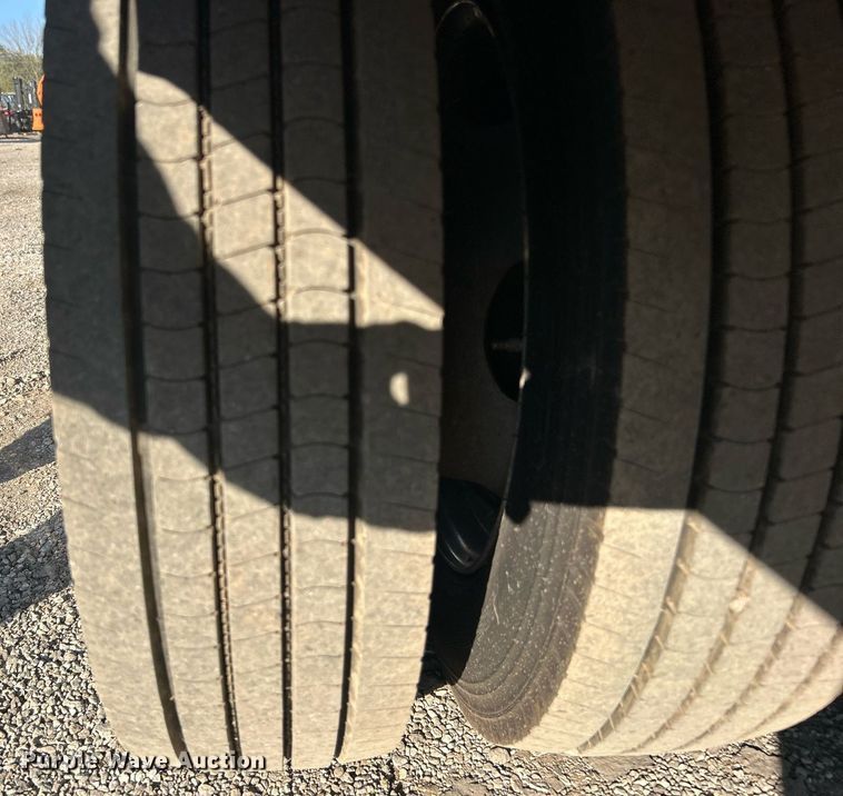 image for item EG2172 2012 Ford F450 Super Duty  bucket truck