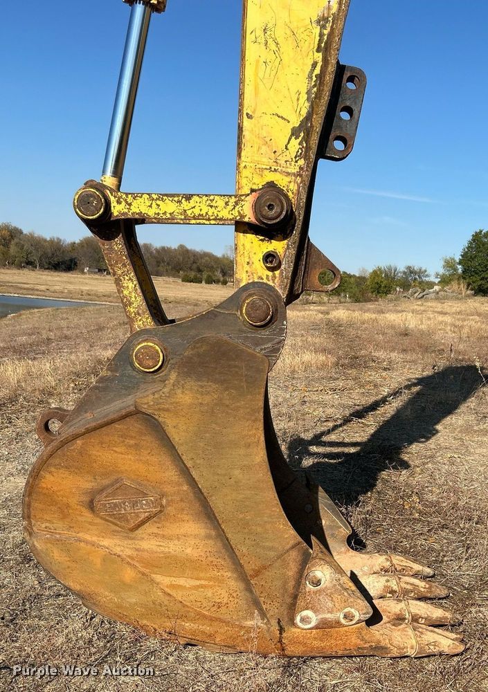 image for item EG2180 2010 Komatsu  PC160LC-8 excavator