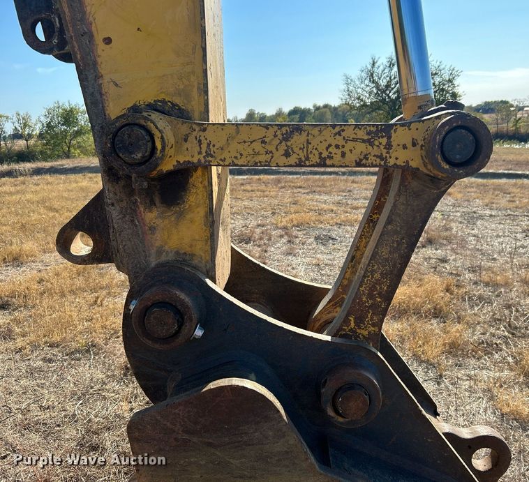 image for item EG2180 2010 Komatsu  PC160LC-8 excavator