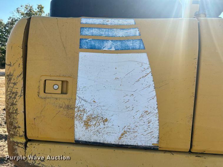 image for item EG2180 2010 Komatsu  PC160LC-8 excavator