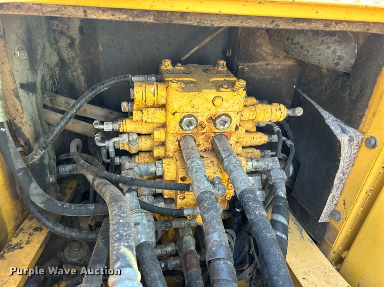 image for item EG2180 2010 Komatsu  PC160LC-8 excavator