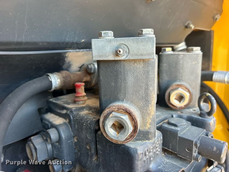 image for item EG2180 2010 Komatsu  PC160LC-8 excavator