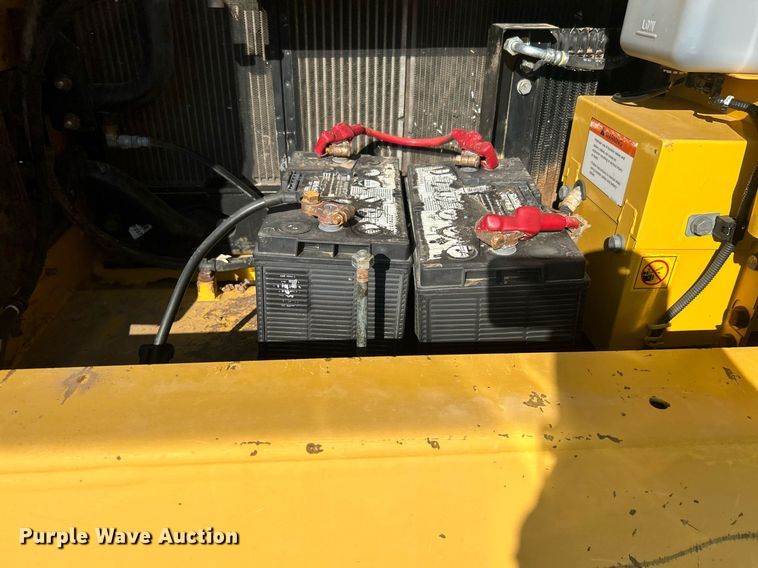 image for item EG2180 2010 Komatsu  PC160LC-8 excavator