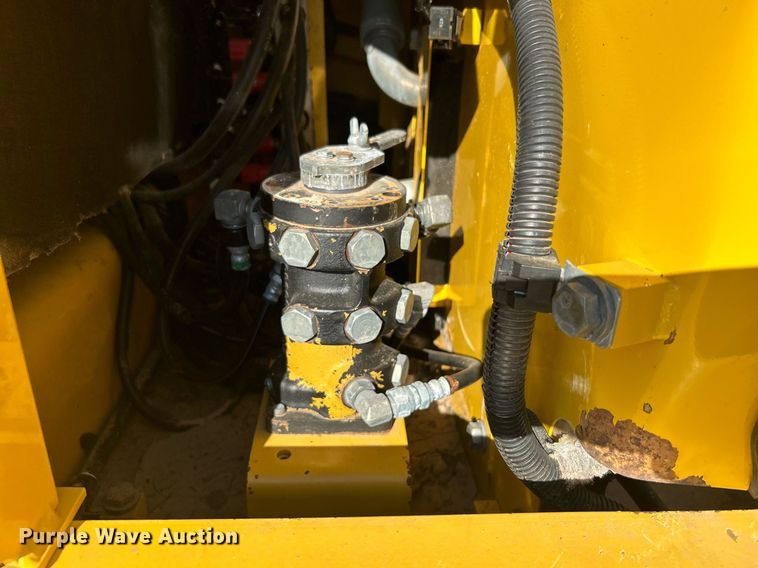 image for item EG2180 2010 Komatsu  PC160LC-8 excavator