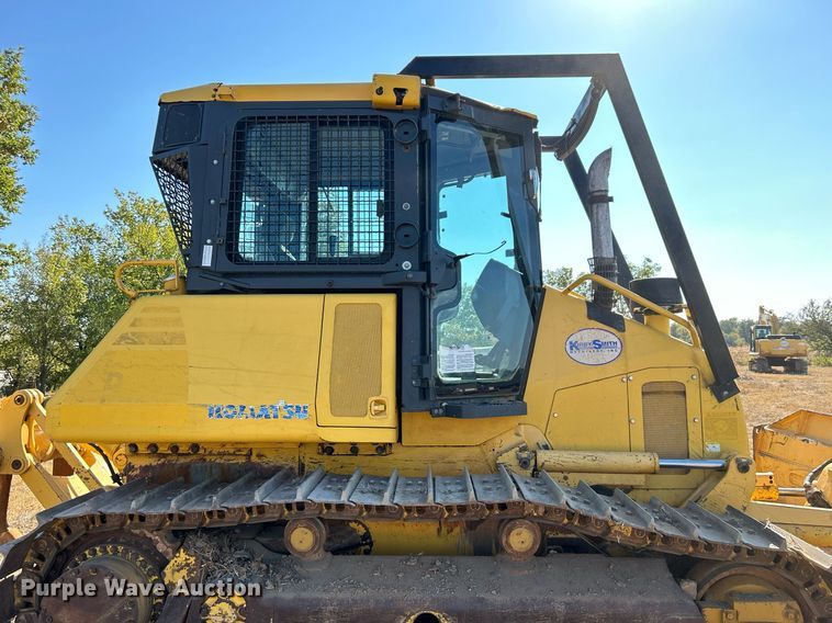 image for item EG2182 2011 Komatsu  D51EX- 22 dozer