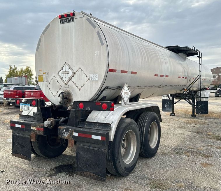 image for item EG6807 1999 Etnyre TR 6 asphalt distributor trailer