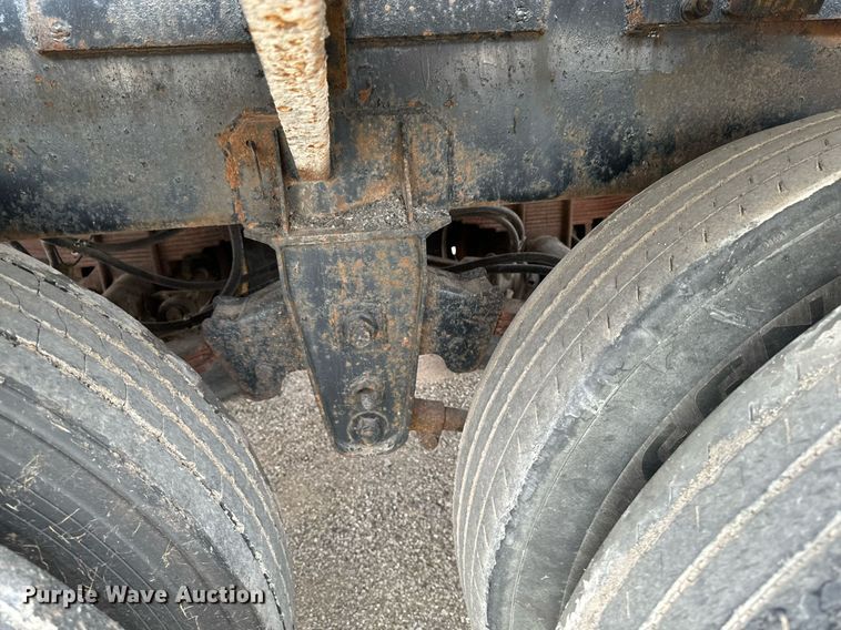 image for item EG6807 1999 Etnyre TR 6 asphalt distributor trailer