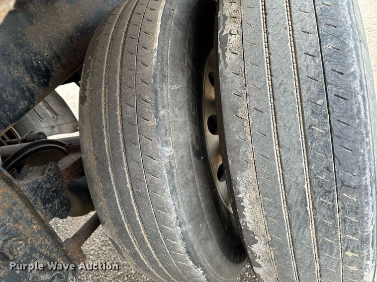 image for item EG6807 1999 Etnyre TR 6 asphalt distributor trailer